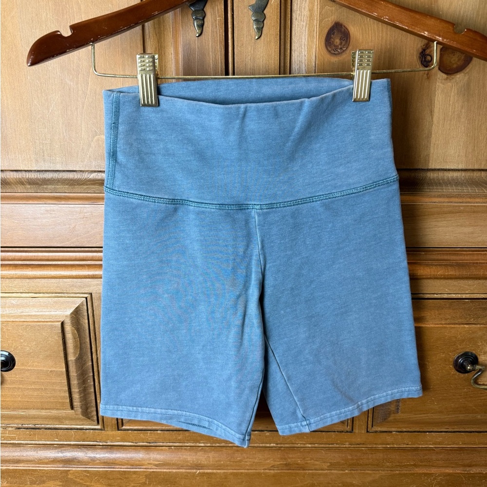 Aritzia TNA Women's Blue High-Waisted Biker Shorts